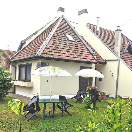 Ambient Deluxe Apartman Gyula Esterno foto